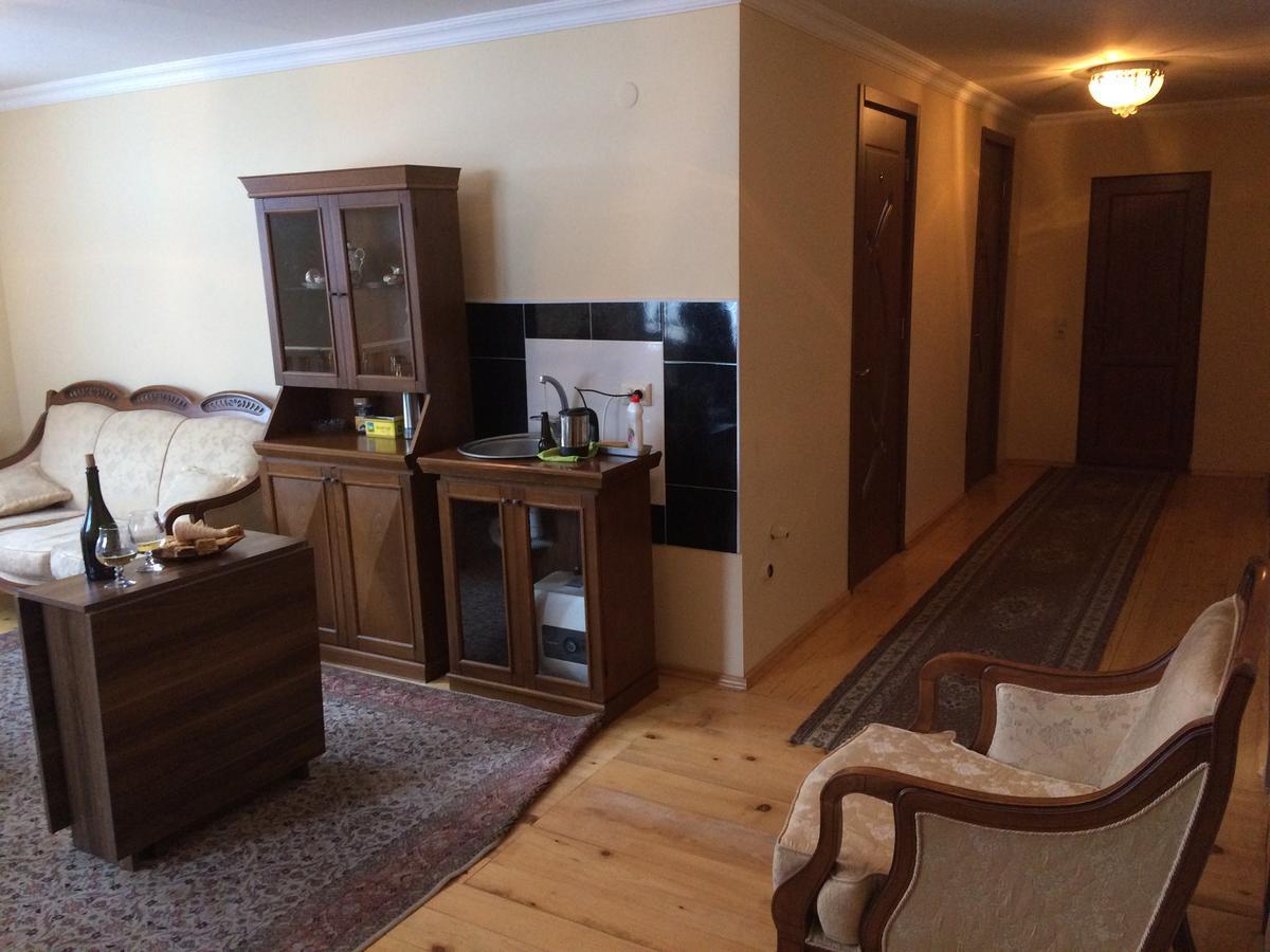 House Mon Amie Hotel เมสเตีย ภายนอก รูปภาพ
